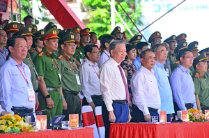 President To Lam Attends Launch of Security and Order Protection Force in Ho Chi Minh City - image 10