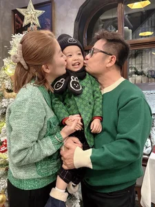 A Heartwarming Reunion: Singer Bang Kieu’s 83-Year-Old Mother Returns to Vietnam to Visit Her Beloved Grandson - image 0