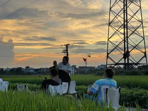 Experience the Charm of a Unique Coffee Shop Nestled in the Green Rice Fields of Thai Binh - image 6