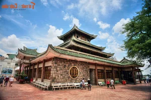 Sacred Mountains of Southern Vietnam That Attract Millions of Spiritual Travelers - image 0