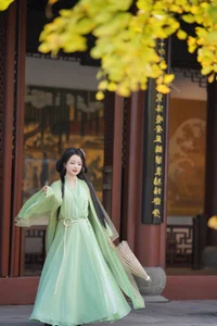 YiTuYu Art Language Vol.6002: Elegant Fashion Portraits of Xiao Ou O - Professional Photography Collection - image 1