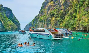 Expectation vs. Reality: 9 Famous Tourist Spots That Might Disappoint In Person - image 3