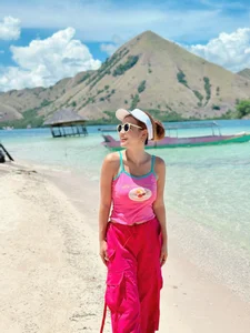 Exploring Komodo Dragons and Pink Beaches: A Vietnamese Family's Indonesian Adventure - image 8