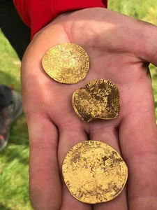 Incredible Discovery of Ancient Coin Treasure Hoard - image 2