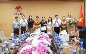 Ministry of Health Honors Wounded Soldiers and Families of Revolutionary Merits - image 5
