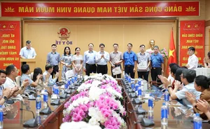 Ministry of Health Honors Wounded Soldiers and Families of Revolutionary Merits - image 3