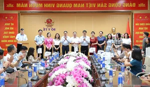 Ministry of Health Honors Wounded Soldiers and Families of Revolutionary Merits - image 4