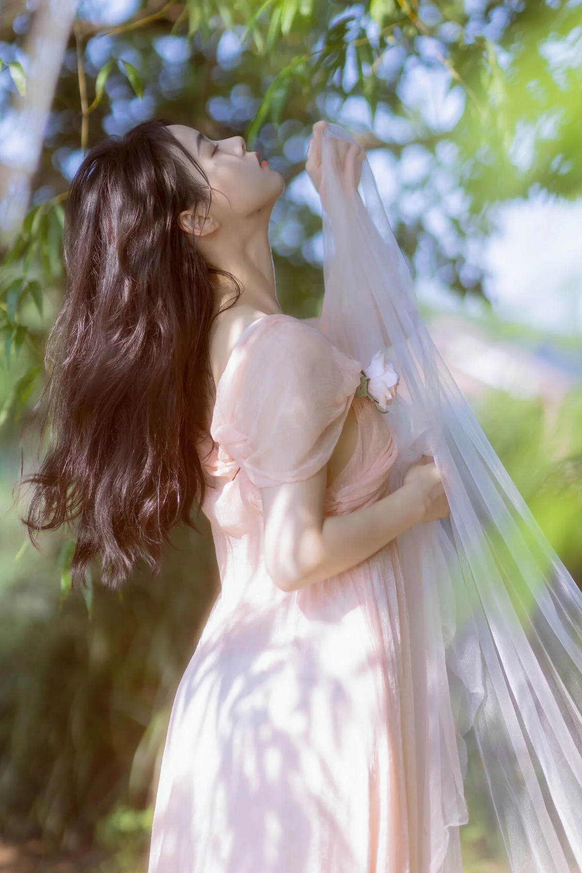 Xiao Yang in YiTuYu Art Language Vol.7217: A Masterpiece of Contemporary Portraiture and Aesthetic Photography
