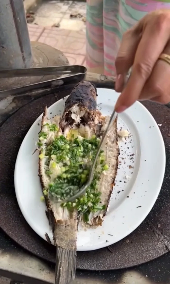 Miss Vietnam H'Hen Nie Sparks Buzz Over a Surprising Detail in Her Instant Noodle Bowl