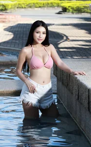Summer Style: Taiwanese Model ViVi (莊舒潔) in Hot Pink and White Fashion - image 61