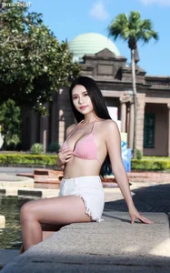 Summer Style: Taiwanese Model ViVi (莊舒潔) in Hot Pink and White Fashion - image 53