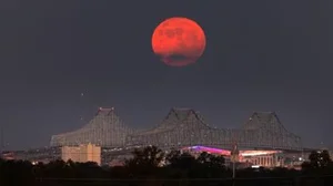 The Rare Super Blue Moon Captivates Skywatchers Across the Globe - image 2