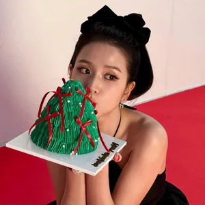 Jisoo of BlackPink Shines as a Sophisticated Fashion Icon for Christmas 2024 - image 0