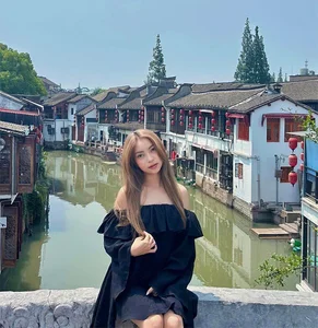 As Footballer Quang Hai Prepares to Marry, Where Are His Famous Hot Girl Ex-Girlfriends Now? - image 8