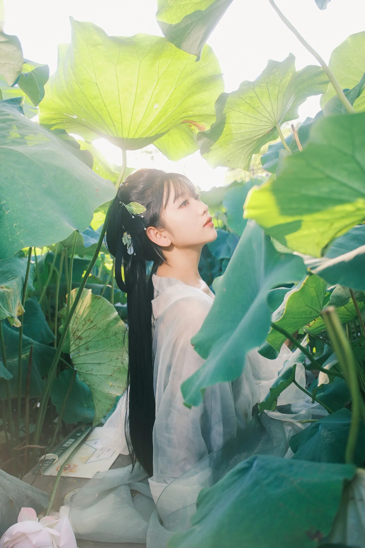 Jing Jing Shines in YiTuYu Art Language Vol.7464: A Visual Journey