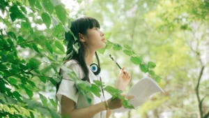 Art Language Vol.7766: Exploring the Visual Narrative of Ping An Xi Le in Creative Photography - image 3