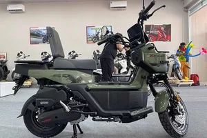 A Close Look at the Unique Honda Square X125 Scooter in Ca Mau - image 2