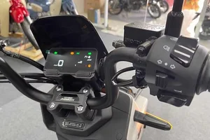 A Close Look at the Unique Honda Square X125 Scooter in Ca Mau - image 5