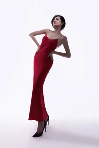 The Grand Return: Supermodel Ngọc Thúy Reclaims the Spotlight in a Stunning New Fashion Editorial - image 3