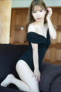 Radiant Summer Glow: Capturing Asaka's Captivating Aura in Born This Way Vol.1 - image 13
