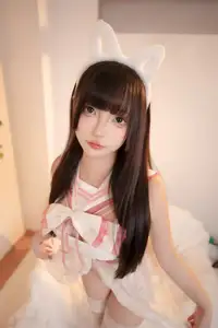 Coser Kagurazaka Mafuyu as White Cat Princess: Pure, Charming, and Unforgettable Beauty - image 3