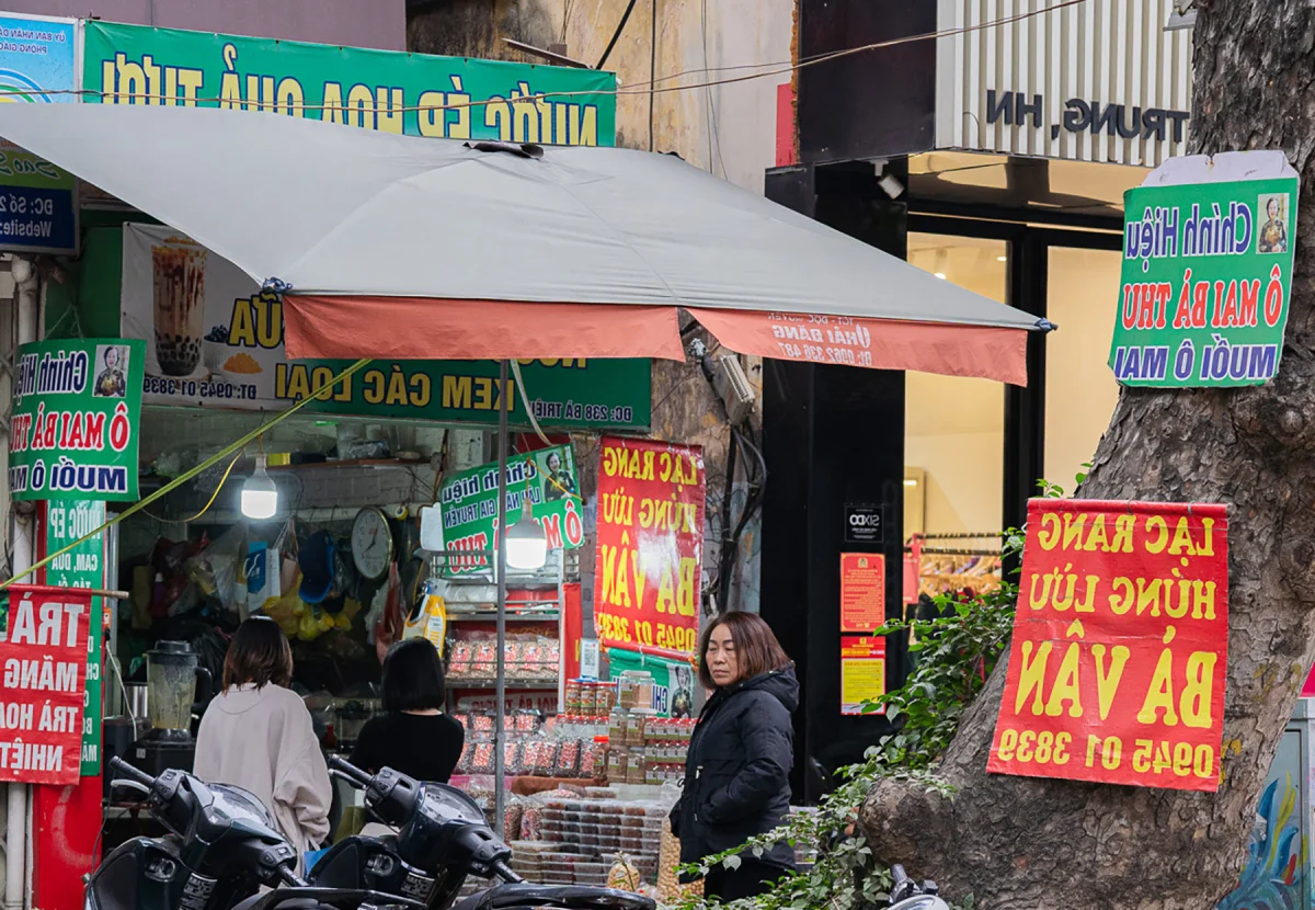 The Mystery of Hanoi’s 'Clone' Streets: Why Dozens of Shops Share the Same Name?