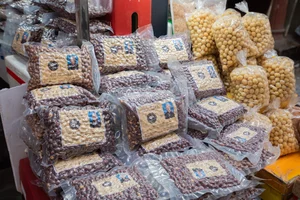 The Mystery of Hanoi’s 'Clone' Streets: Why Dozens of Shops Share the Same Name? - image 2