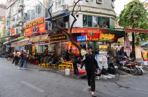 The Mystery of Hanoi’s 'Clone' Streets: Why Dozens of Shops Share the Same Name? - image 3