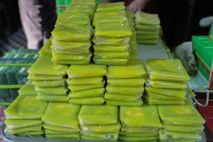 The Mystery of Hanoi’s 'Clone' Streets: Why Dozens of Shops Share the Same Name? - image 1