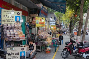 The Mystery of Hanoi’s 'Clone' Streets: Why Dozens of Shops Share the Same Name? - image 6