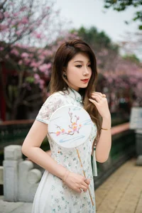 YiTuYu Art Language Vol.10089: La Bi Xiao Xin 16P Exclusive Portrait Gallery - image 2
