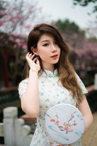 YiTuYu Art Language Vol.10089: La Bi Xiao Xin 16P Exclusive Portrait Gallery - image 1
