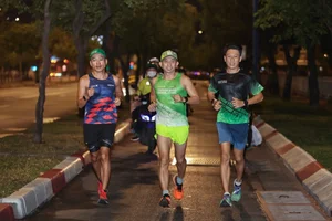 Pacer VnExpress Marathon đánh giá cao cung đường chạy đêm TP.HCM - image 2