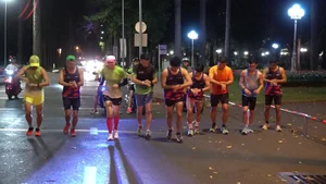 Pacer VnExpress Marathon đánh giá cao cung đường chạy đêm TP.HCM - image 5