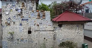 The Unique Antique House Decorated with 10,000 Artifacts Worth Millions - image 10