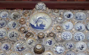 The Unique Antique House Decorated with 10,000 Artifacts Worth Millions - image 4