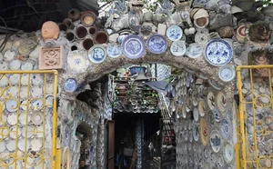The Unique Antique House Decorated with 10,000 Artifacts Worth Millions - image 5