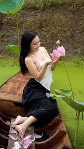 Traditional Vietnamese Yem: Elegant and Artistic Portrait Gallery - image 6