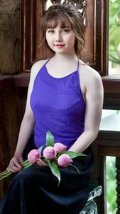 Traditional Vietnamese Yem: Elegant and Artistic Portrait Gallery - image 4