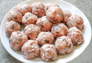 How to Cook Authentic Vietnamese Bun Moc Pork Ball Noodle Soup - image 2