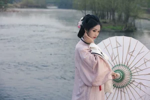 Timeless Elegance of Yi Ming in Art Language Vol.8869 - A Poetic Riverside Muse - image 3