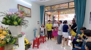 Vietnamese Actor From Cong Mat Troi Shares Stunning Rooftop Garden and Single Life at 41 - image 4