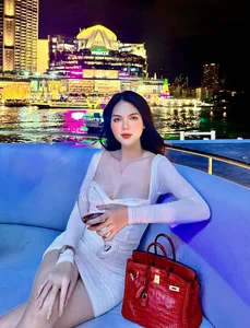 Artist Hoai Linh Warmly Reunites with Family in the United States - image 8