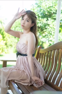 Asaka - FRIDAY Monthly Girl 043: Exclusive Glimpse into Her Never-Before-Seen Photo Collection Part01 - image 1