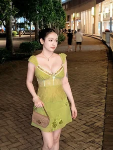 Elegant Summer Fashion Inspiration: Thúy Vi’s Stunning Style Comeback Featuring Chic Garden Outfits and Romantic Floral Aesthetics - image 4