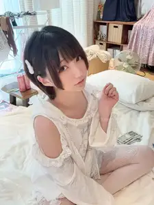 Coser NAGISA Part02: Captivating Charm in a Serene Private Moment - image 3
