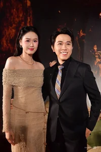 Thai Hoa and Star-Studded Cast Shine at 'Dia Dao' Movie Premiere - image 4