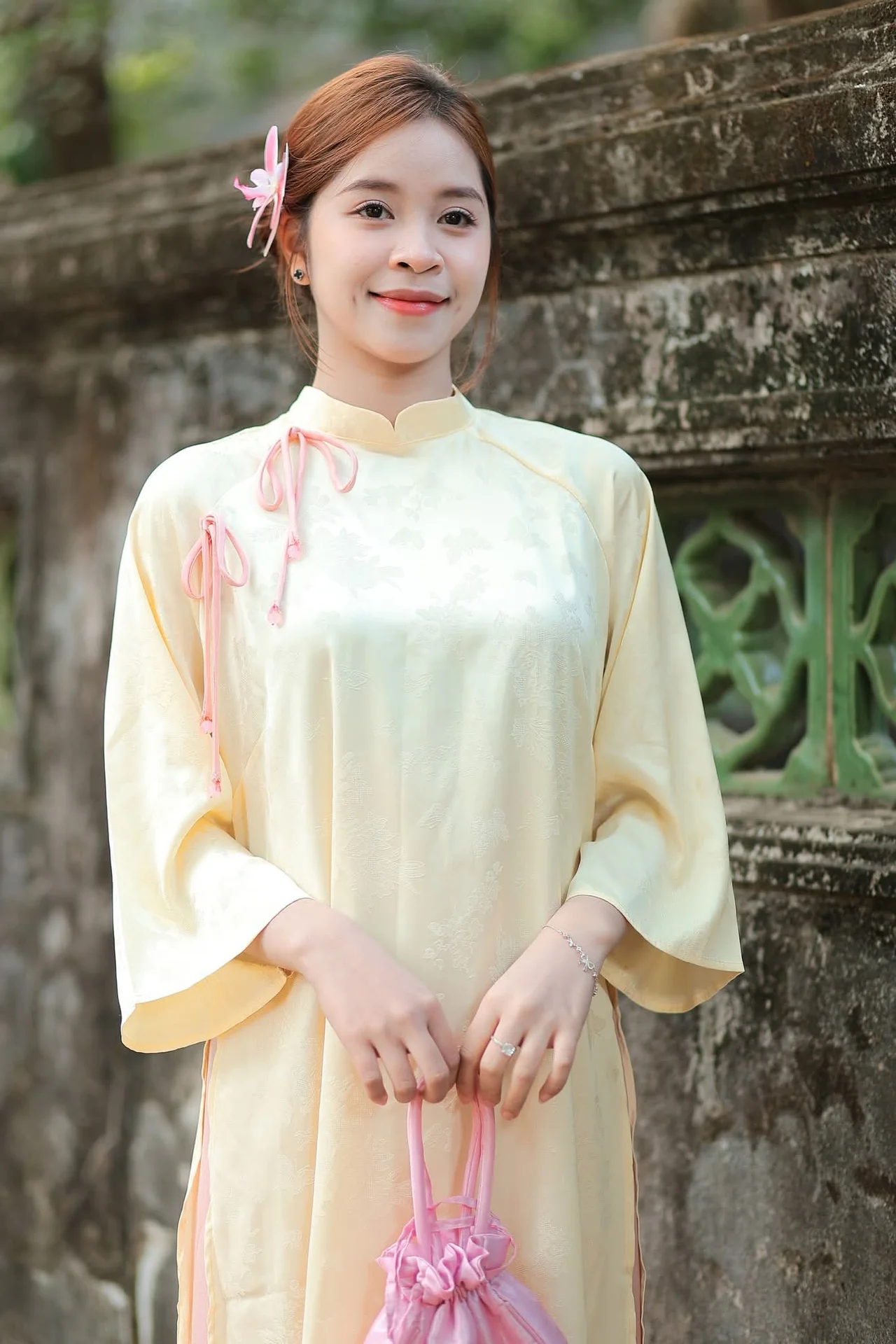 Graceful Vietnamese Girl in Traditional Ao Dai  Discover Timeless Beauty and Elegance