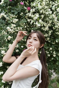 YiTuYu Art Language Vol.9519: Xiao Yi's Elegant Portrait Gallery - image 23
