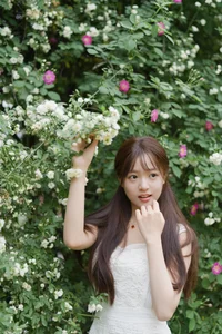 YiTuYu Art Language Vol.9519: Xiao Yi's Elegant Portrait Gallery - image 0